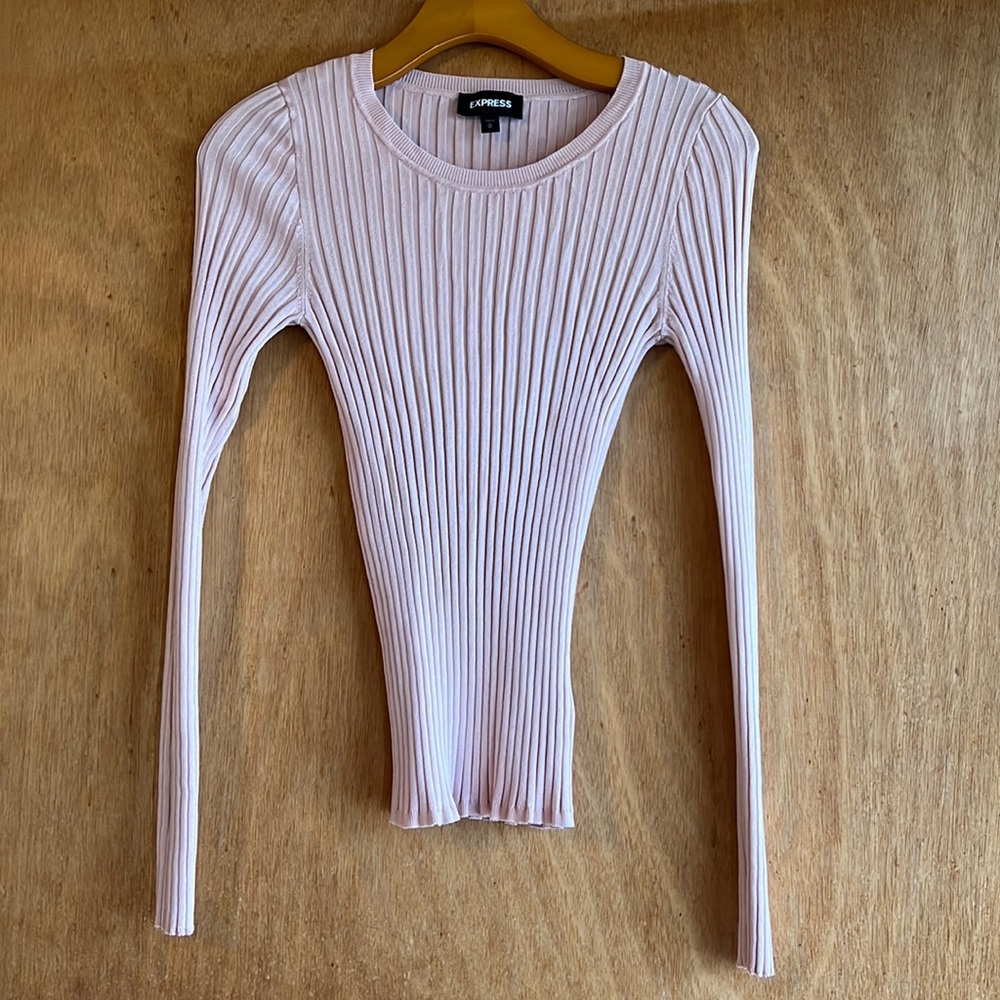 Women’s Express light pink long sleeve top